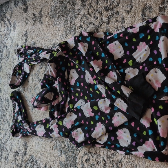 Hello Kitty Junior large onesie hoodie Bow button up with feet like new - Picture 3 of 5